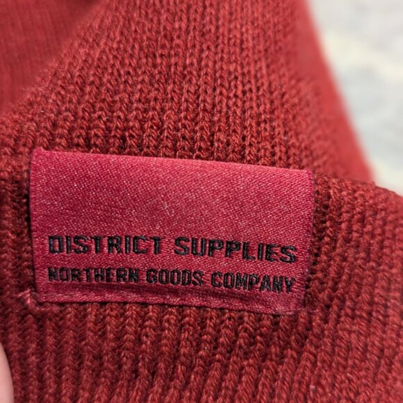 H&M Burgundy Knit Beanie - Picture 2 of 4